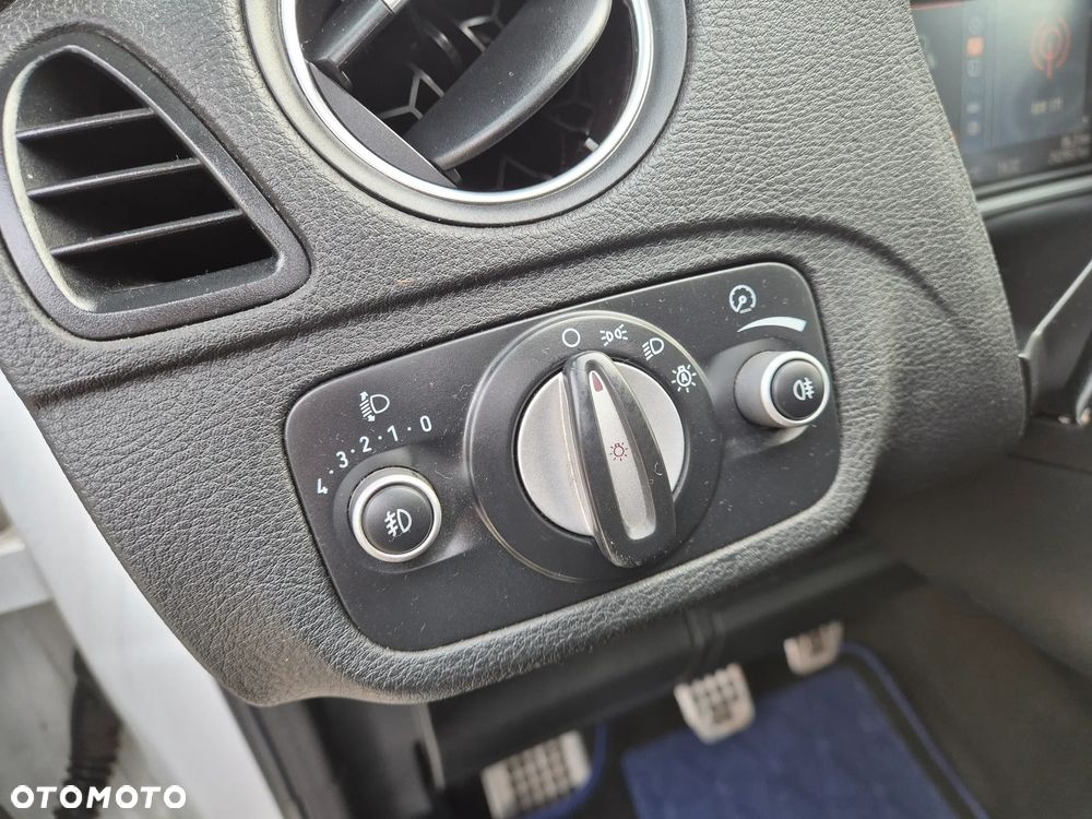 Ford S-Max 2.0 TDCi DPF Titanium X - 11