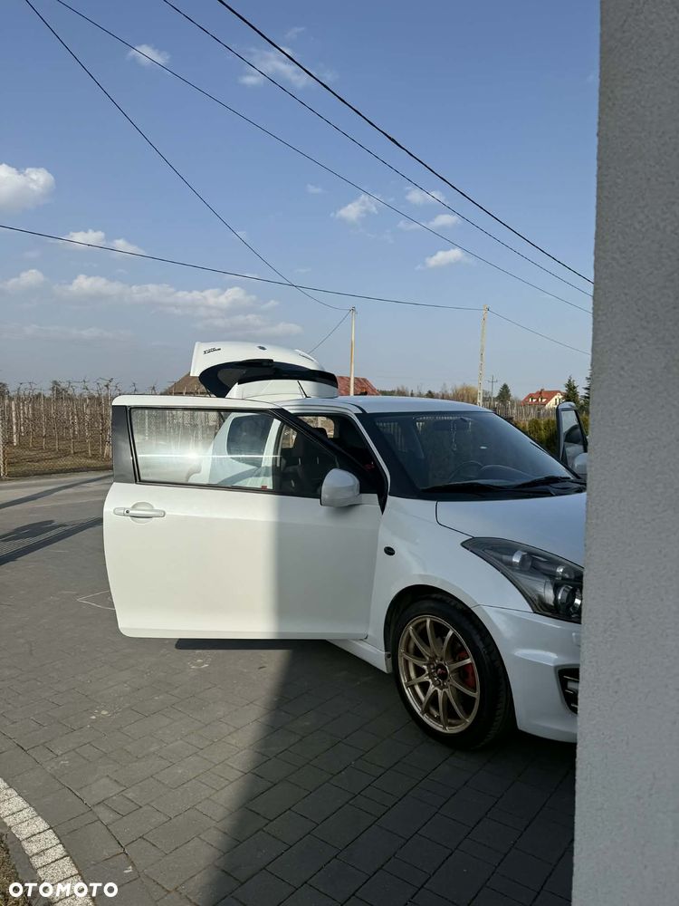 Suzuki Swift - 4