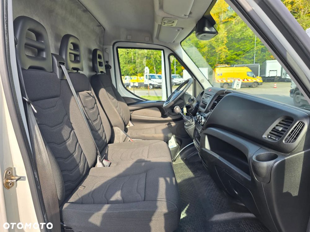 Iveco DAILY 35S15 Furgon L3H2 - 15