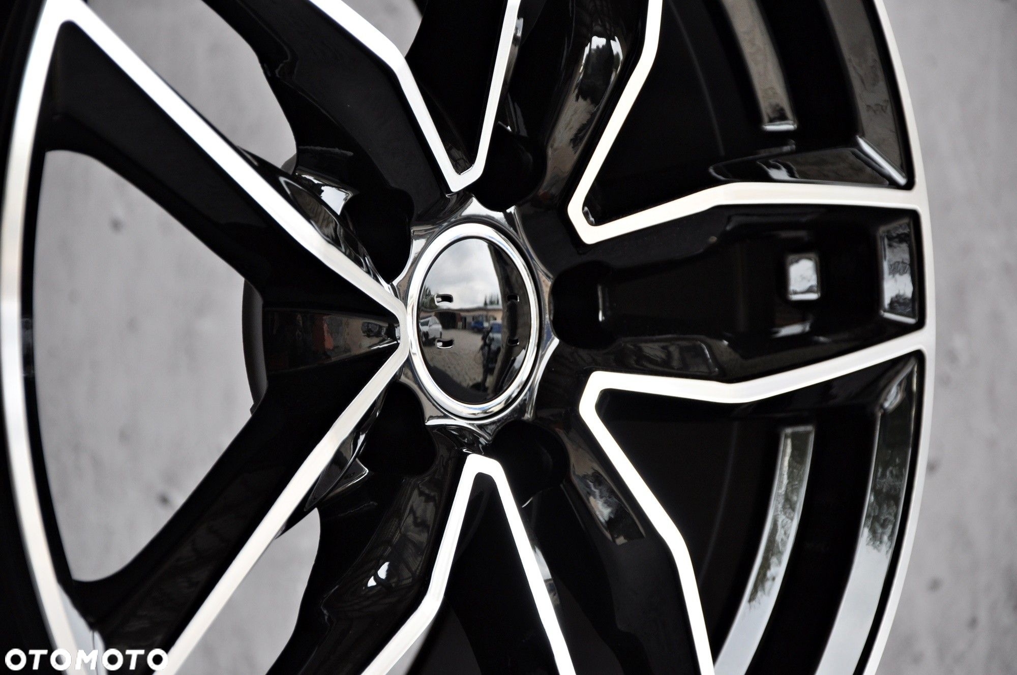 690 MB ET40 FELGI 17 5x112 AUDI A4 A5 A6 Q3 A8 Q5 - 5