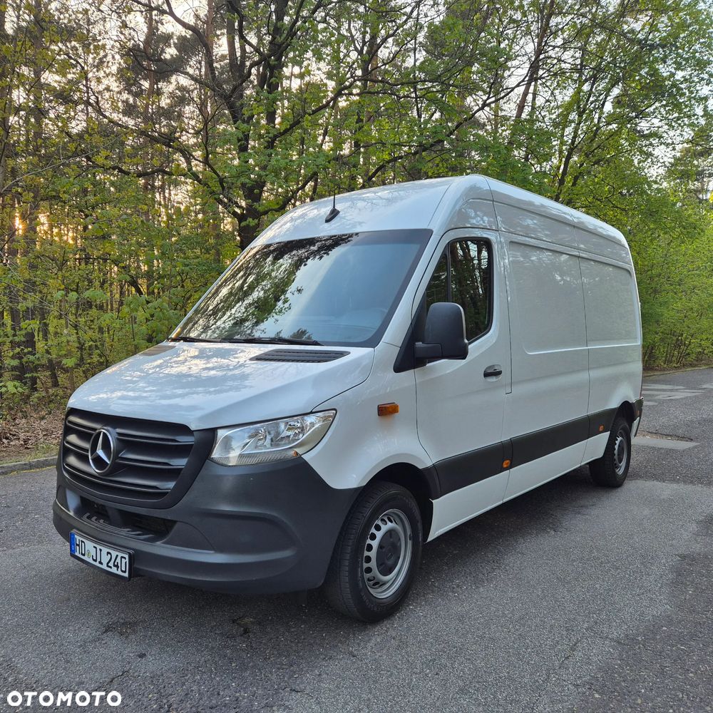Mercedes-Benz Sprinter - 2