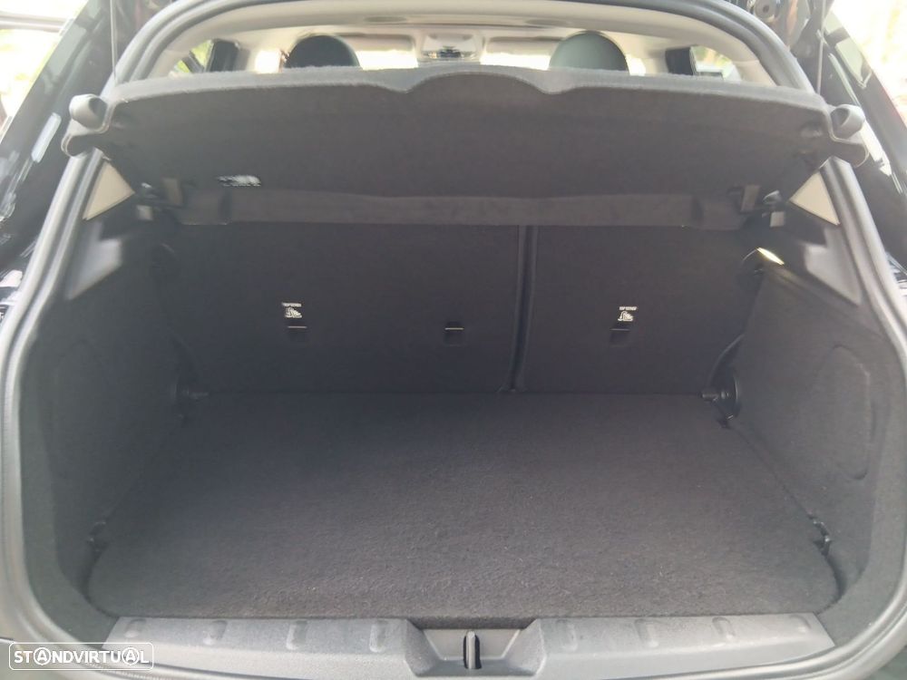 MINI 5 Portas Cooper Classic Auto - 21