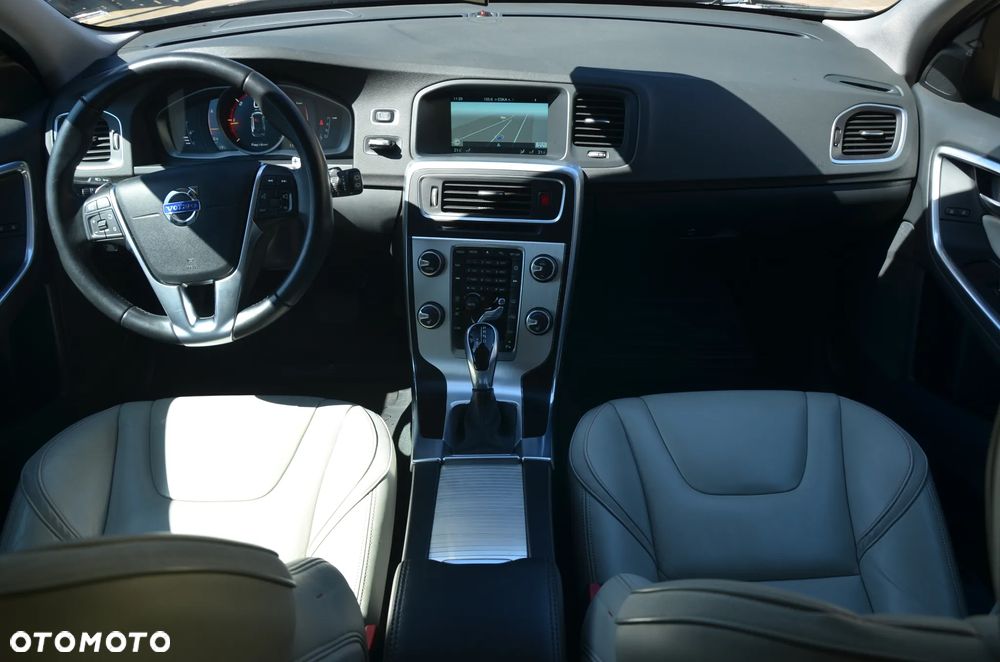 Volvo V60 B4 D Geartronic RDesign - 26