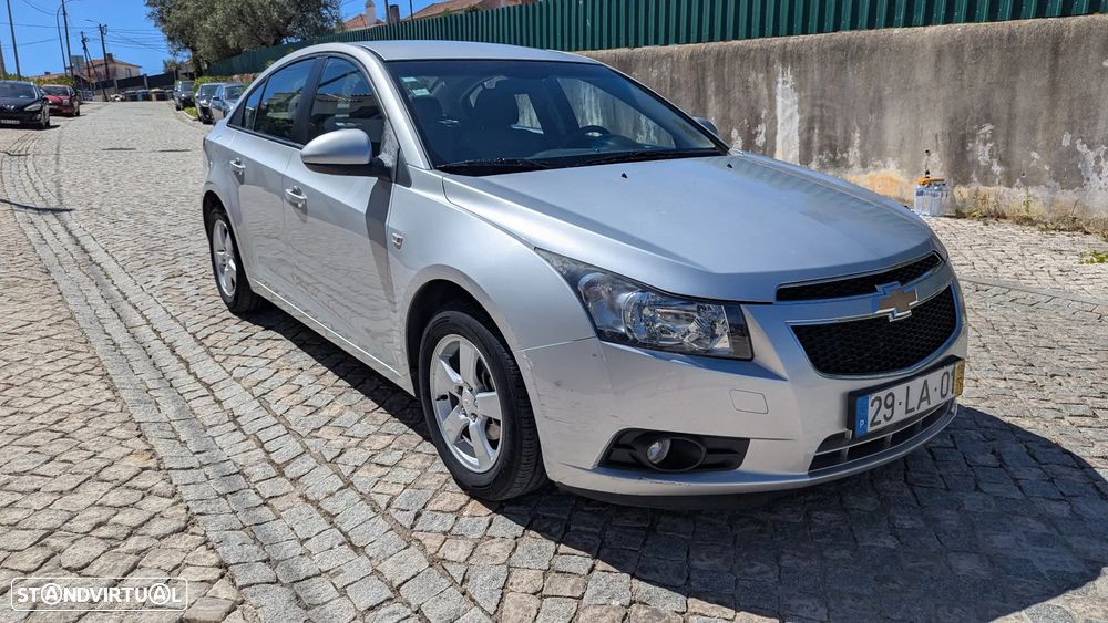 Chevrolet Cruze 1.6 LS - 13