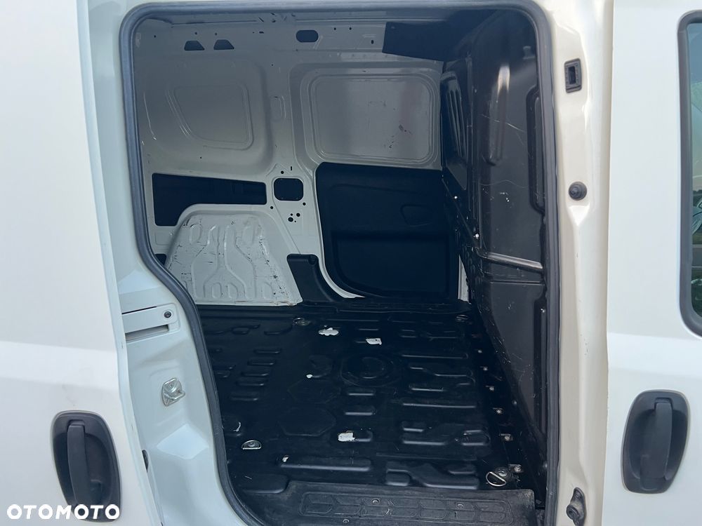 Opel COMBO - 20