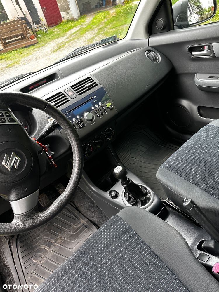 Suzuki Swift - 3