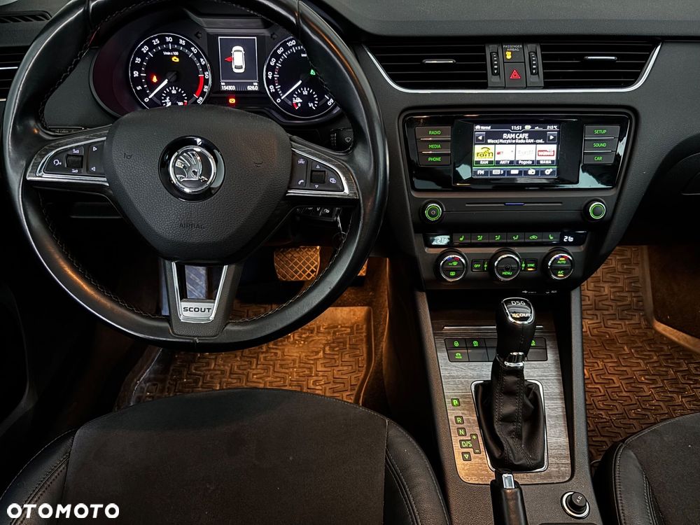 Skoda Octavia Scout 2.0 TDI 4x4 DSG - 11