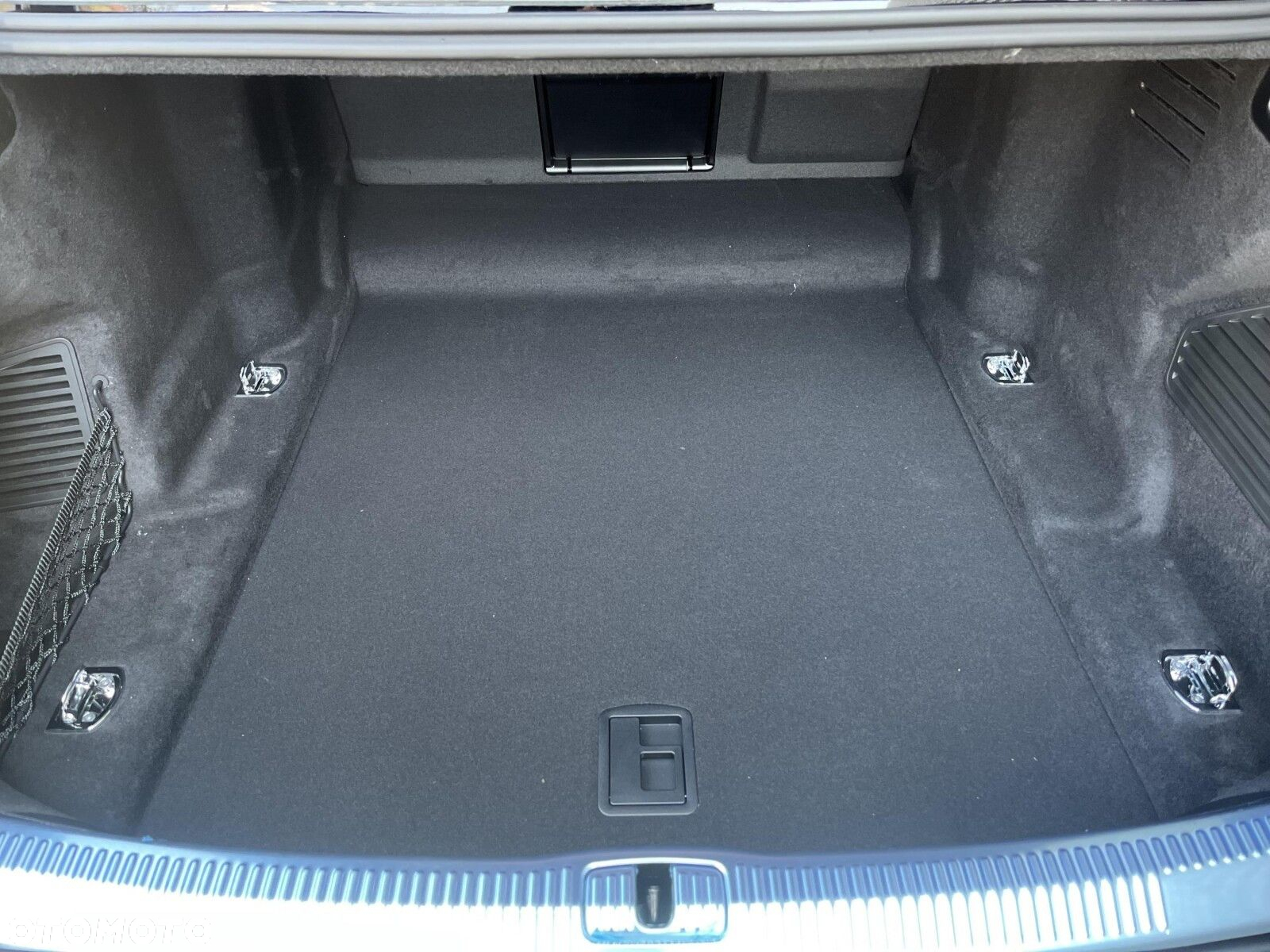 Audi S8 - 11