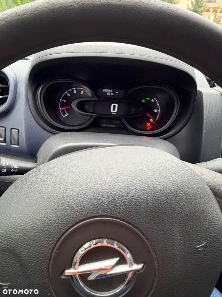 Opel Vivaro - 16