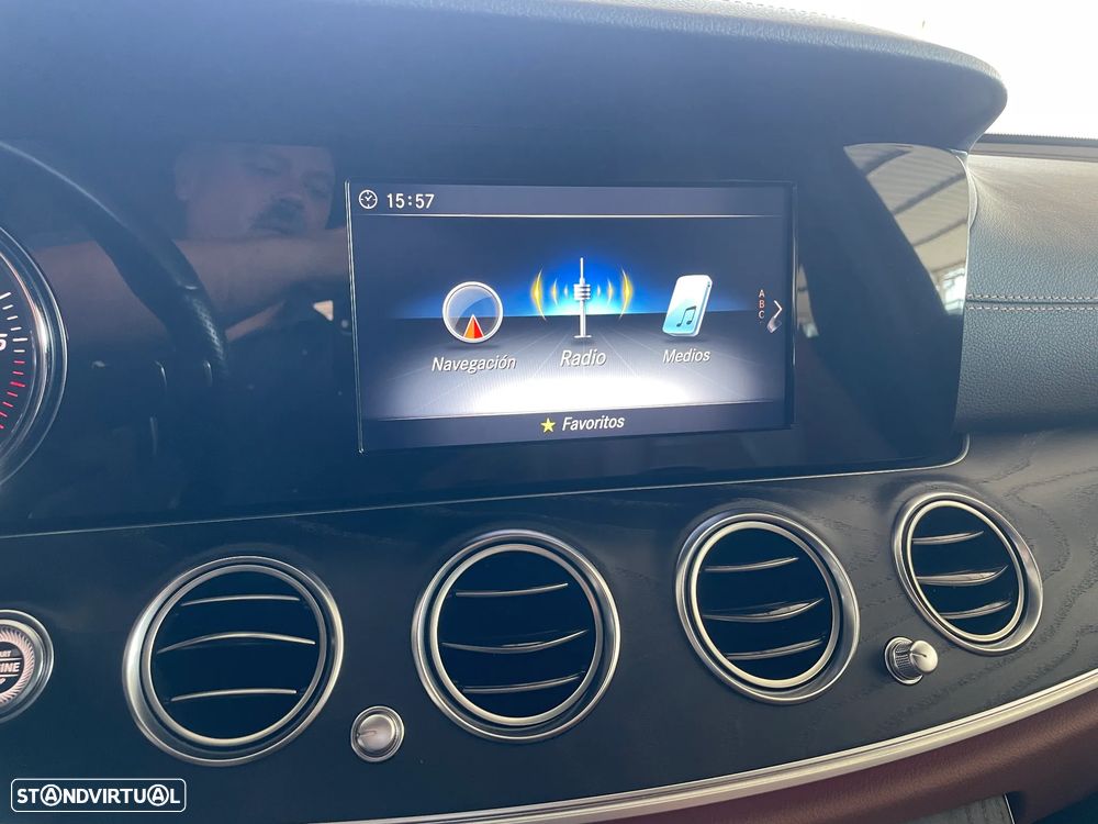 Mercedes-Benz E 220 d 4Matic 9G-TRONIC AMG Line - 23