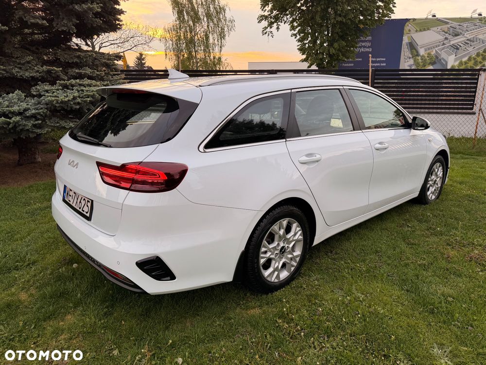 Kia Ceed 1.5 T-GDI M - 10