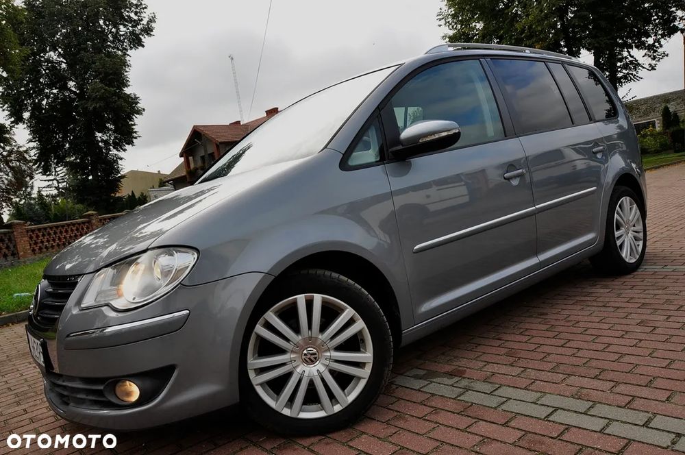 Volkswagen Touran 1.4 TSI Highline - 1