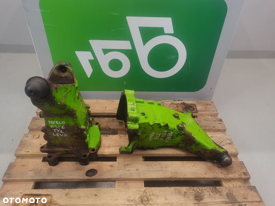 Obudowa osi 045568 {Merlo P....} - 6