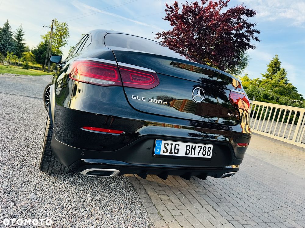 Mercedes-Benz GLC 300 d 4Matic 9G-TRONIC AMG Line Plus - 39
