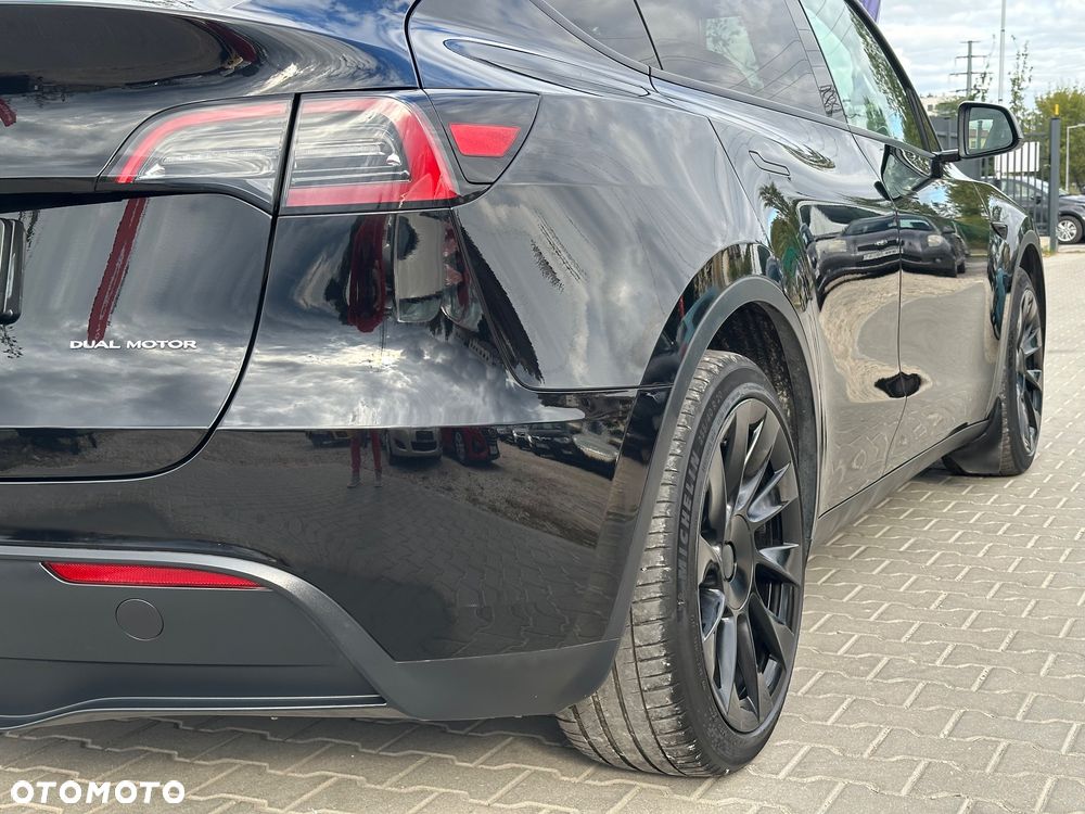 Tesla Y Performance AWD - 18