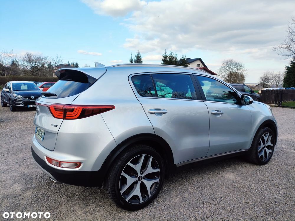 Kia Sportage 2,0 CRDI AWD Dream-Team Edition - 4