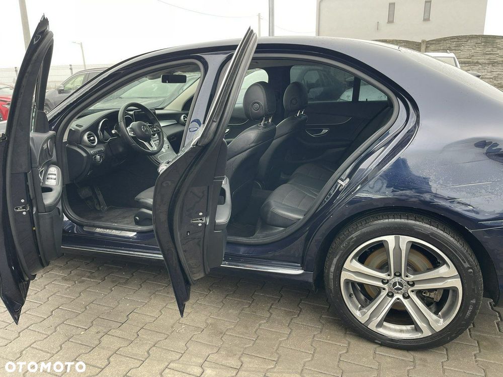 Mercedes-Benz Klasa C 300 d 4Matic 9G-TRONIC Exclusive - 7