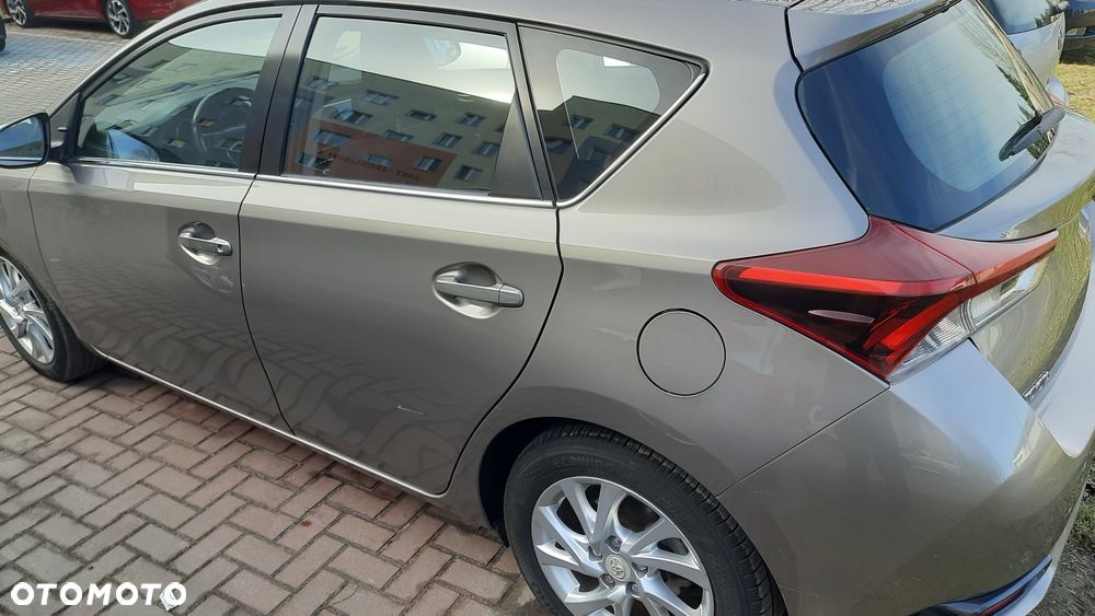 Toyota Auris 1.2 Turbo Edition-S - 3