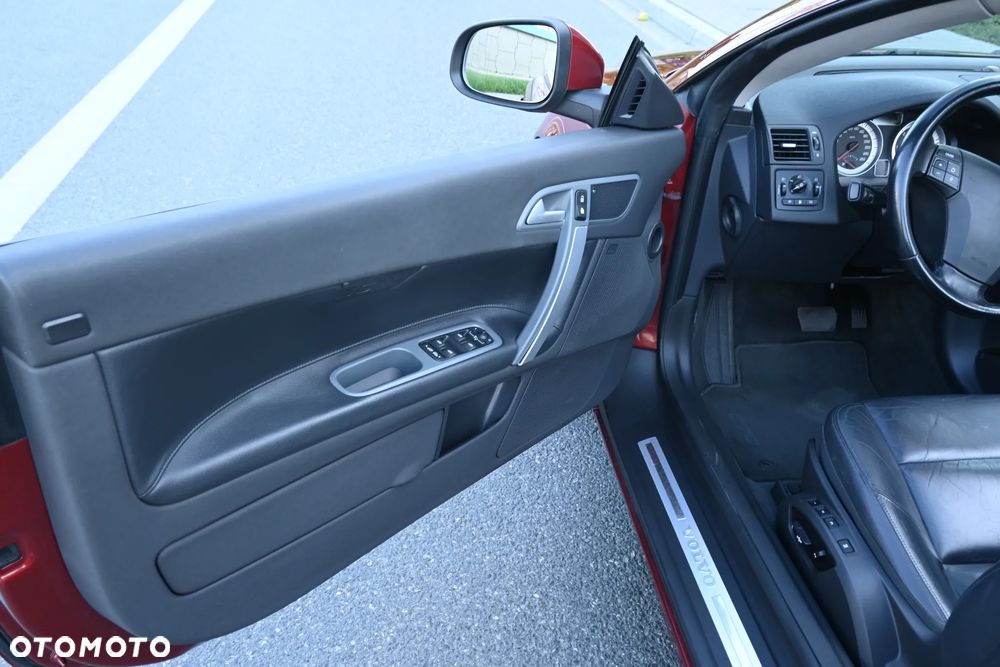 Volvo C70 2.0D Powershift Momentum - 33