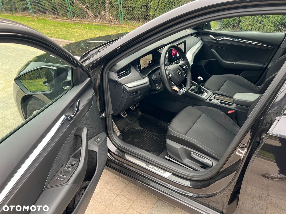 Skoda Octavia 1.5 TSI ACT Sportline - 5
