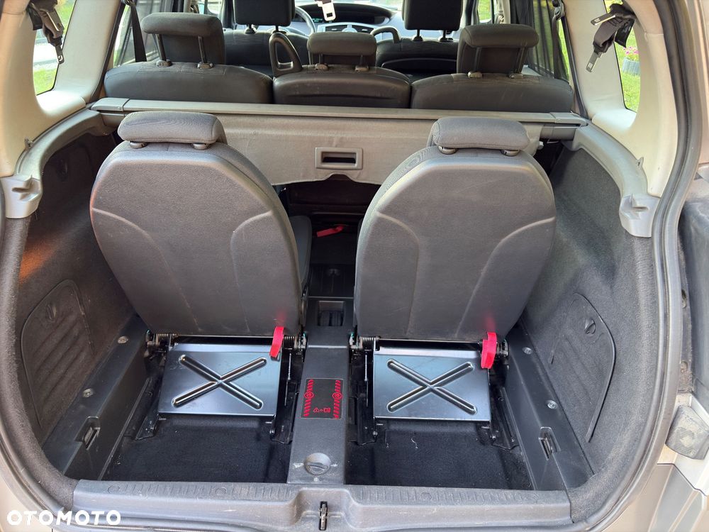 Renault Grand Scenic - 28