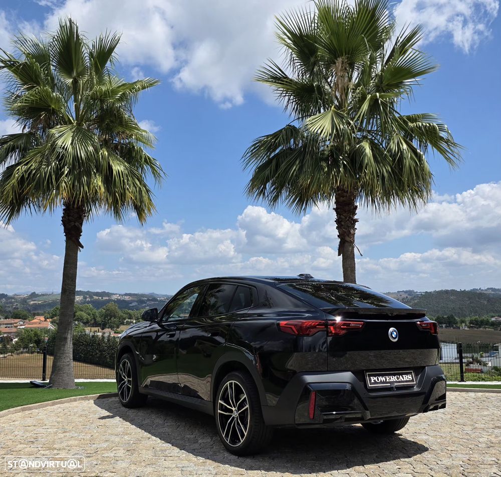 BMW iX2 eDrive20 - 10
