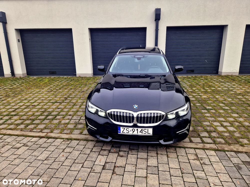BMW Seria 3 320d xDrive Luxury Line - 17