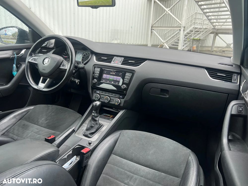 Skoda Octavia Combi 2.0 TDI 4x4 DSG Scout - 20
