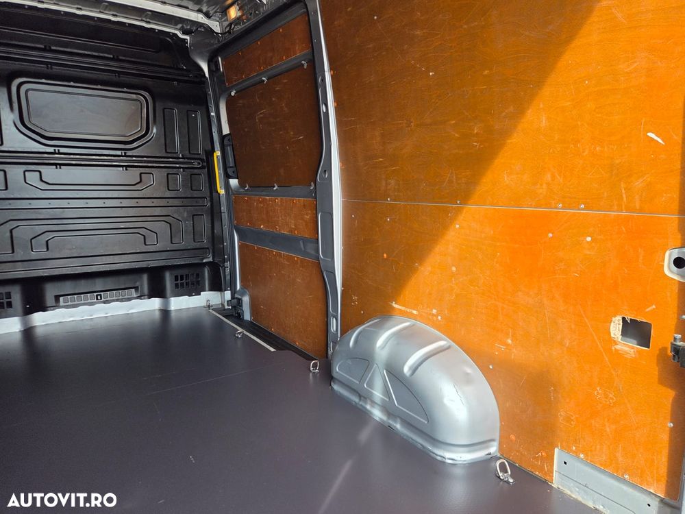 Volkswagen New Crafter L3H2 - 12