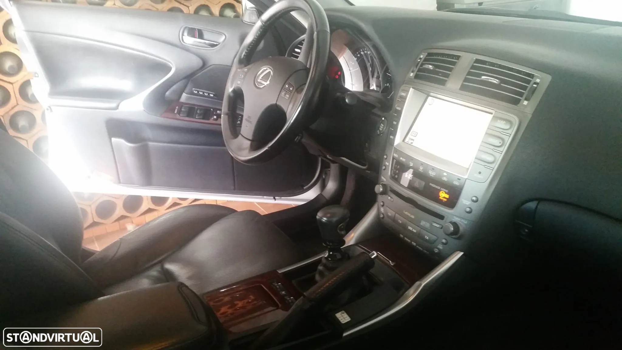 Lexus IS 220 d Luxury 48 - 6