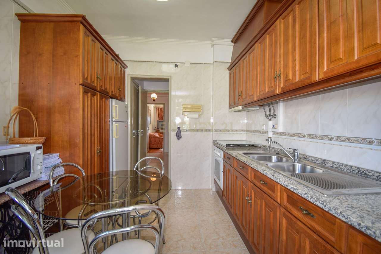 Arrendamento - Apartamento mobilado - Grande imagem: 2/17