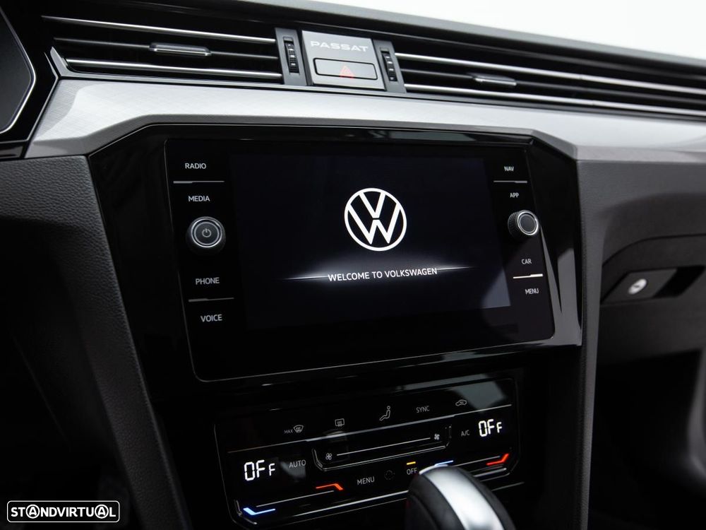 VW Passat Variant 2.0 TDI Business DSG - 19
