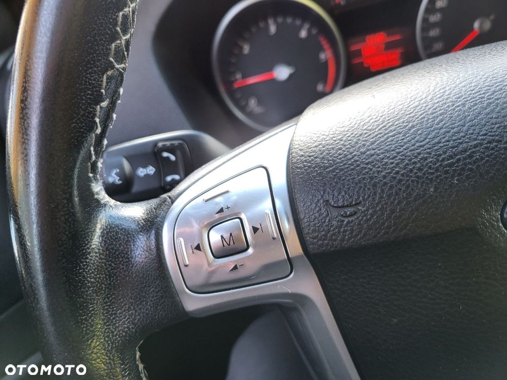 Ford Mondeo - 12