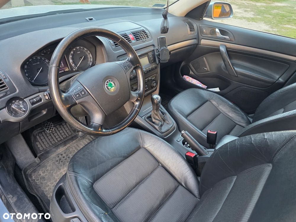 Skoda Octavia 2.0 FSI Elegance - 9