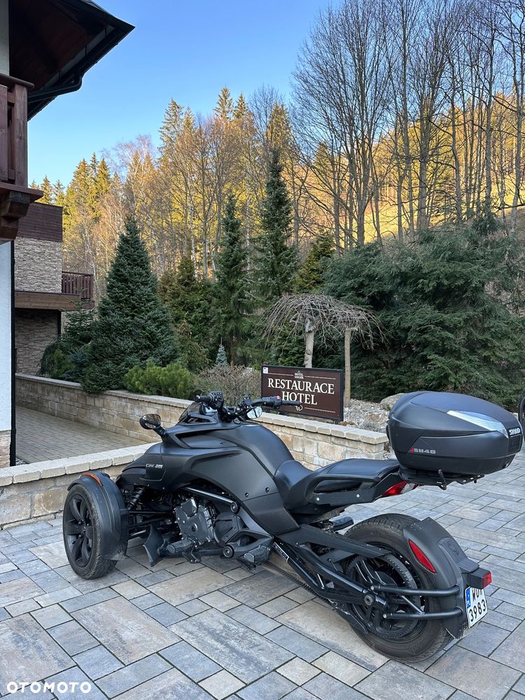 Can-Am Spyder - 2