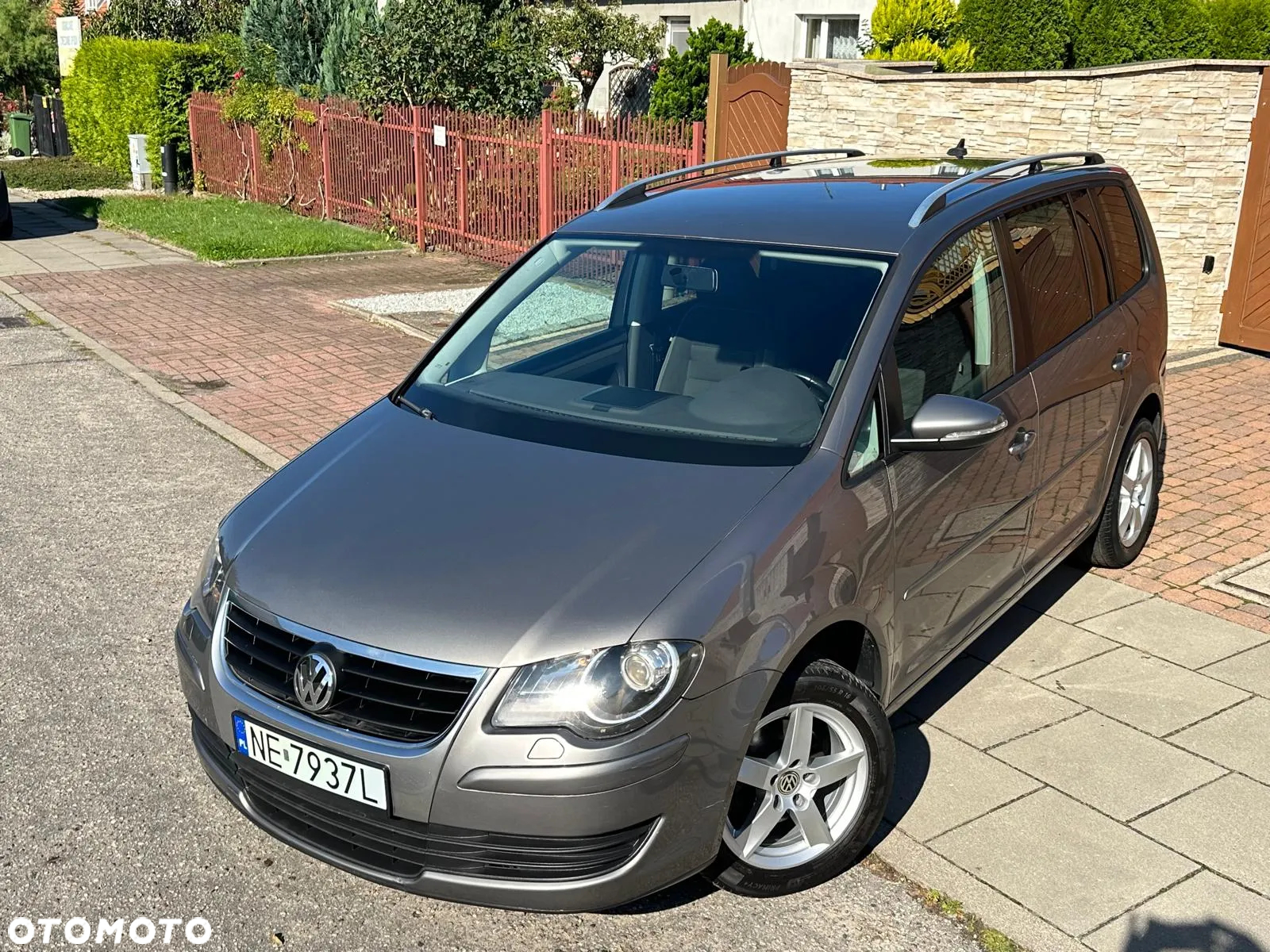 Volkswagen Touran - 10