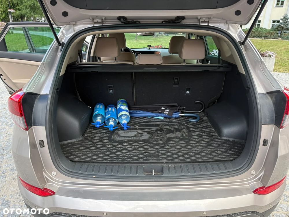 Hyundai Tucson 2.0 CRDI BlueDrive TourdePologne 2WD - 11