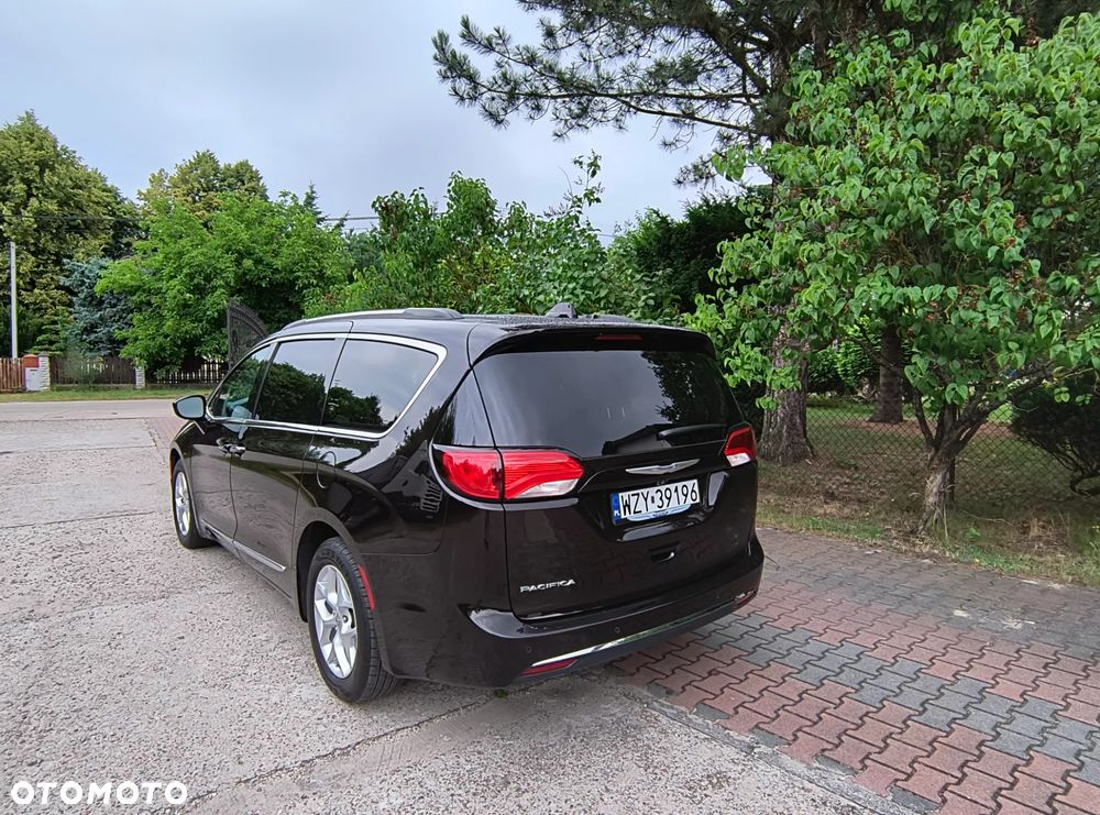 Chrysler Pacifica - 6