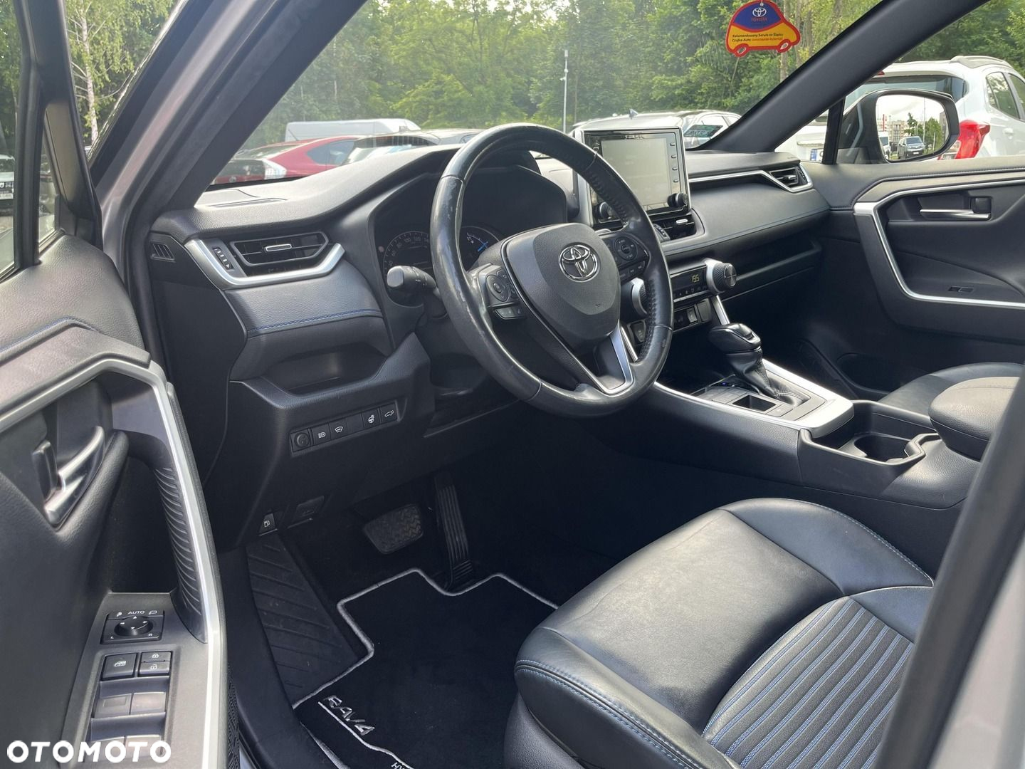 Toyota RAV4 - 22