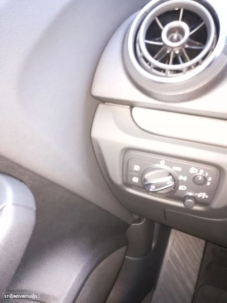 Audi A3 Sportback 1.6 TDI Advance S tronic - 9