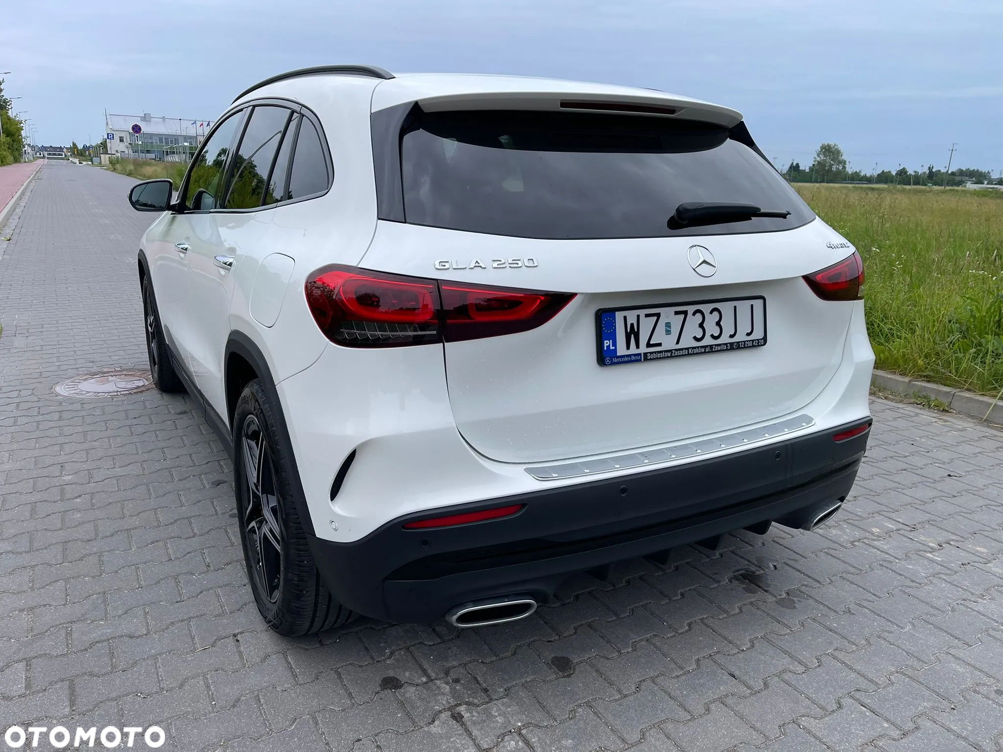 Mercedes-Benz GLA 250 4-Matic AMG Line - 8