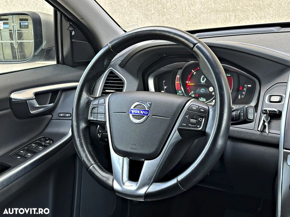 Volvo XC 60 D4 Geartronic Summum - 12