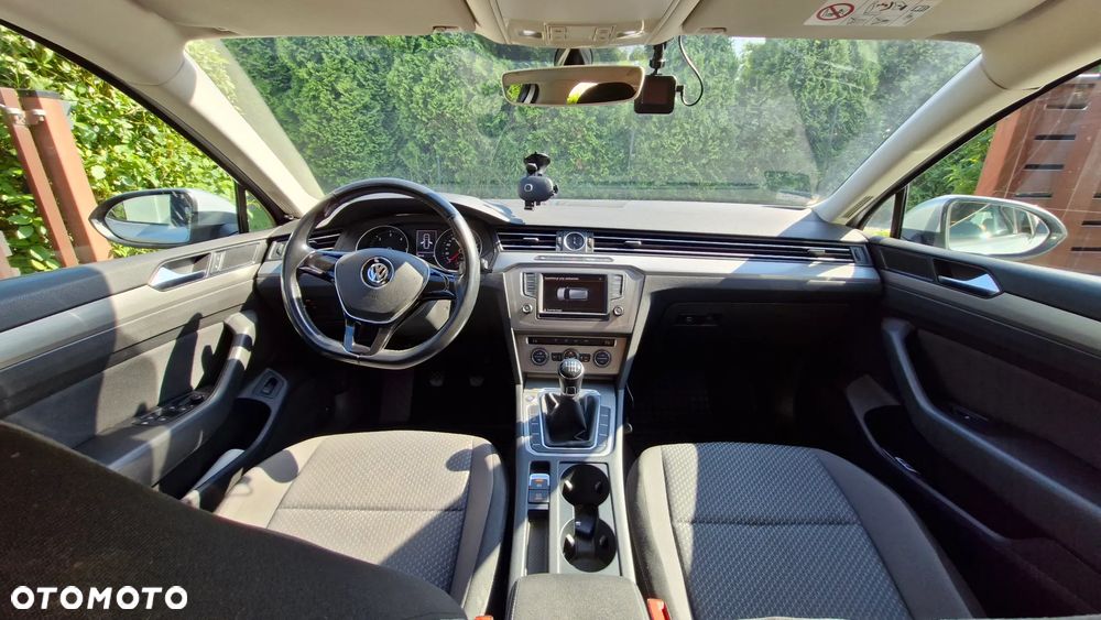 Volkswagen Passat 2.0 TDI BMT Trendline - 15