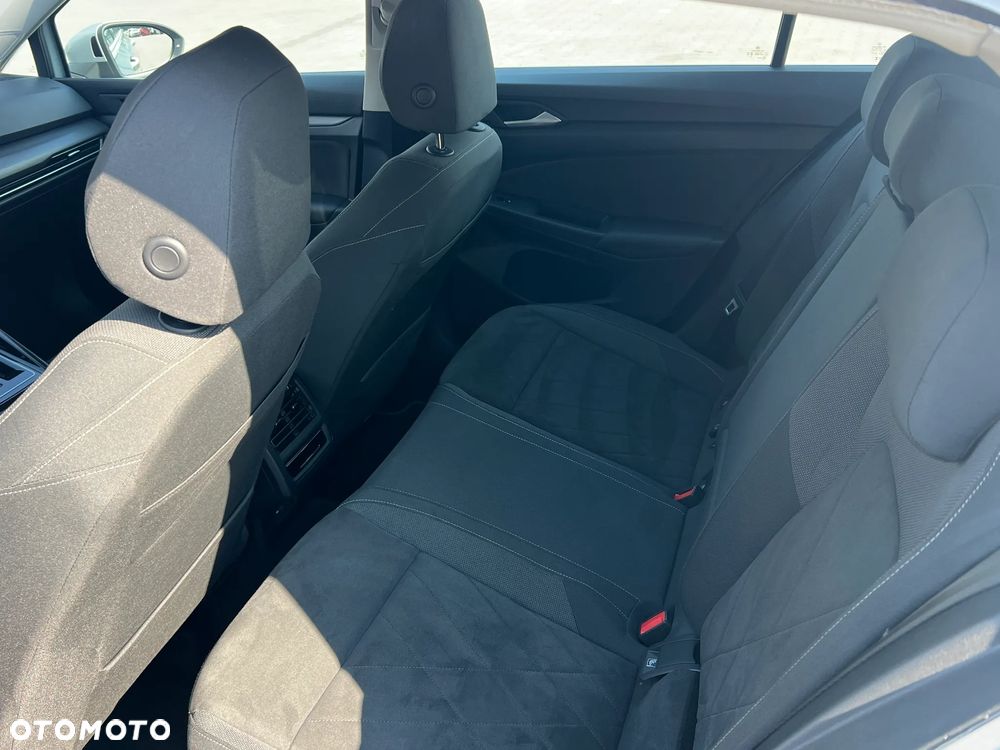 Volkswagen Golf 1.5 eTSI OPF DSG Style - 20