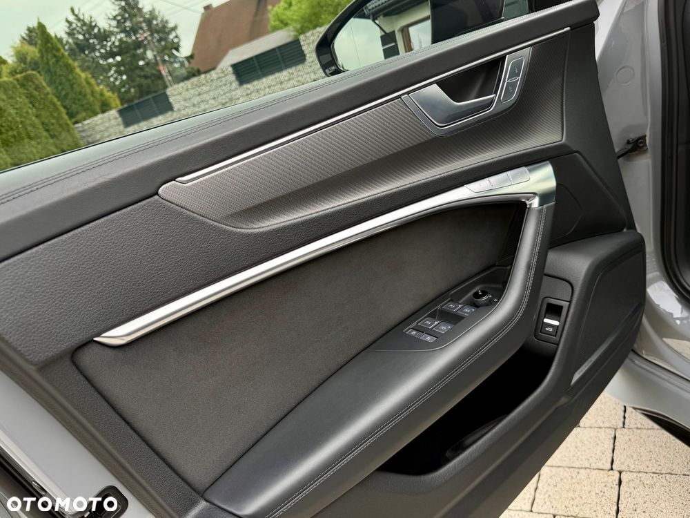 Audi RS6 Avant - 35