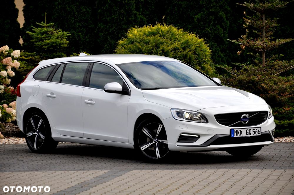 Volvo V60 D4 R-Design - 8