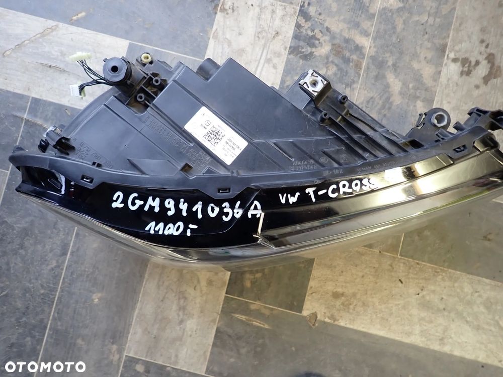 VW T-CROSS LAMPA PRAWA 2GM941036A - 2