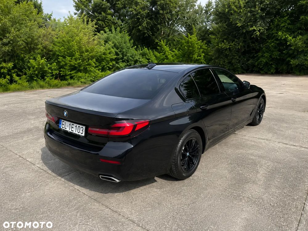 BMW Seria 5 2021 photo 2