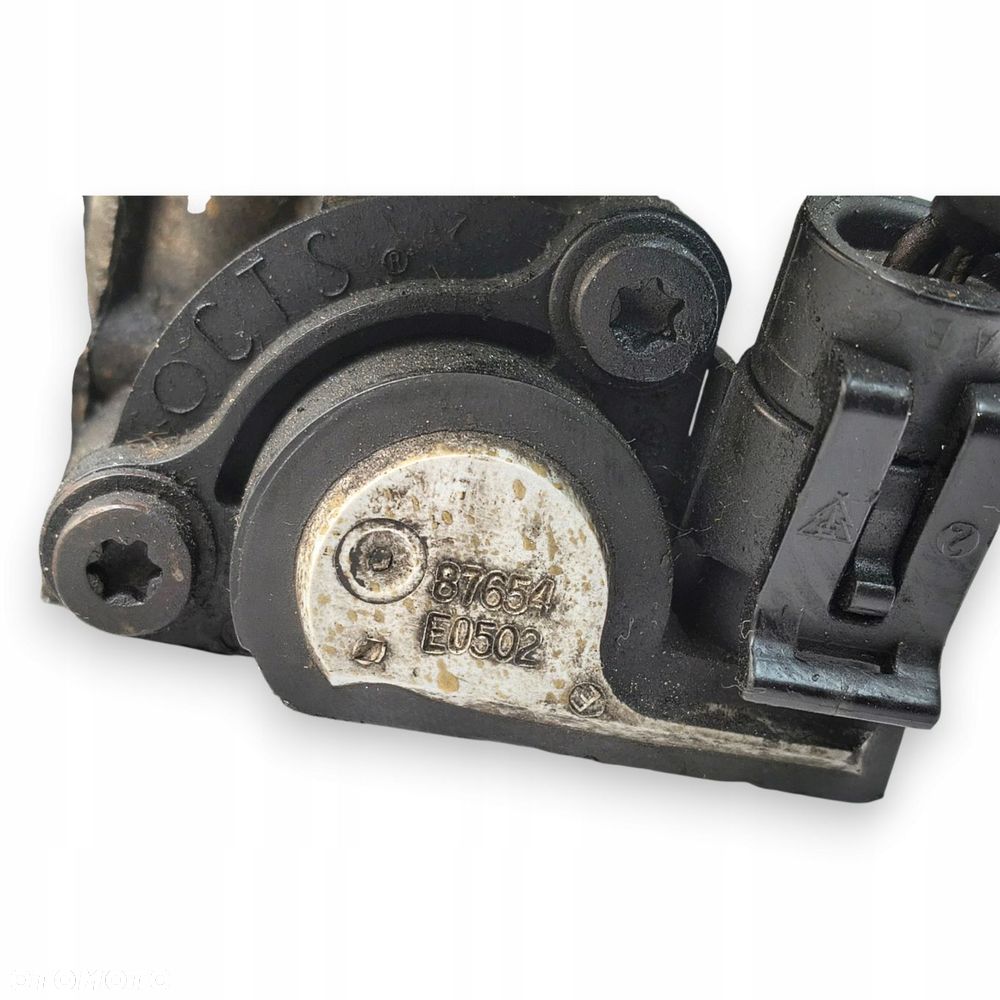 PRZEPUSTNICA WTRYSK OPEL Astra F Corsa B 1.4 1.6 17085122 Rochester - 10