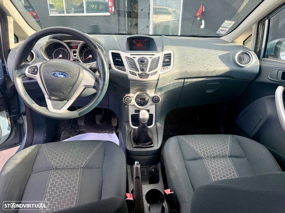 Ford Fiesta 1.6 TDCI Titanium - 23